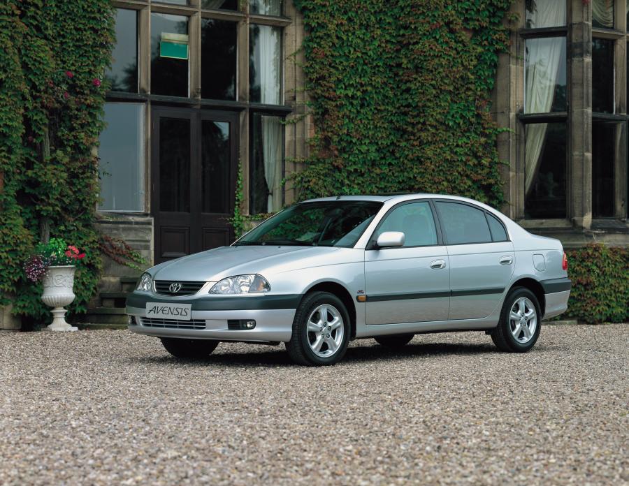  Toyota Avensis Sedan 2000 года  (фото 1 из 20)